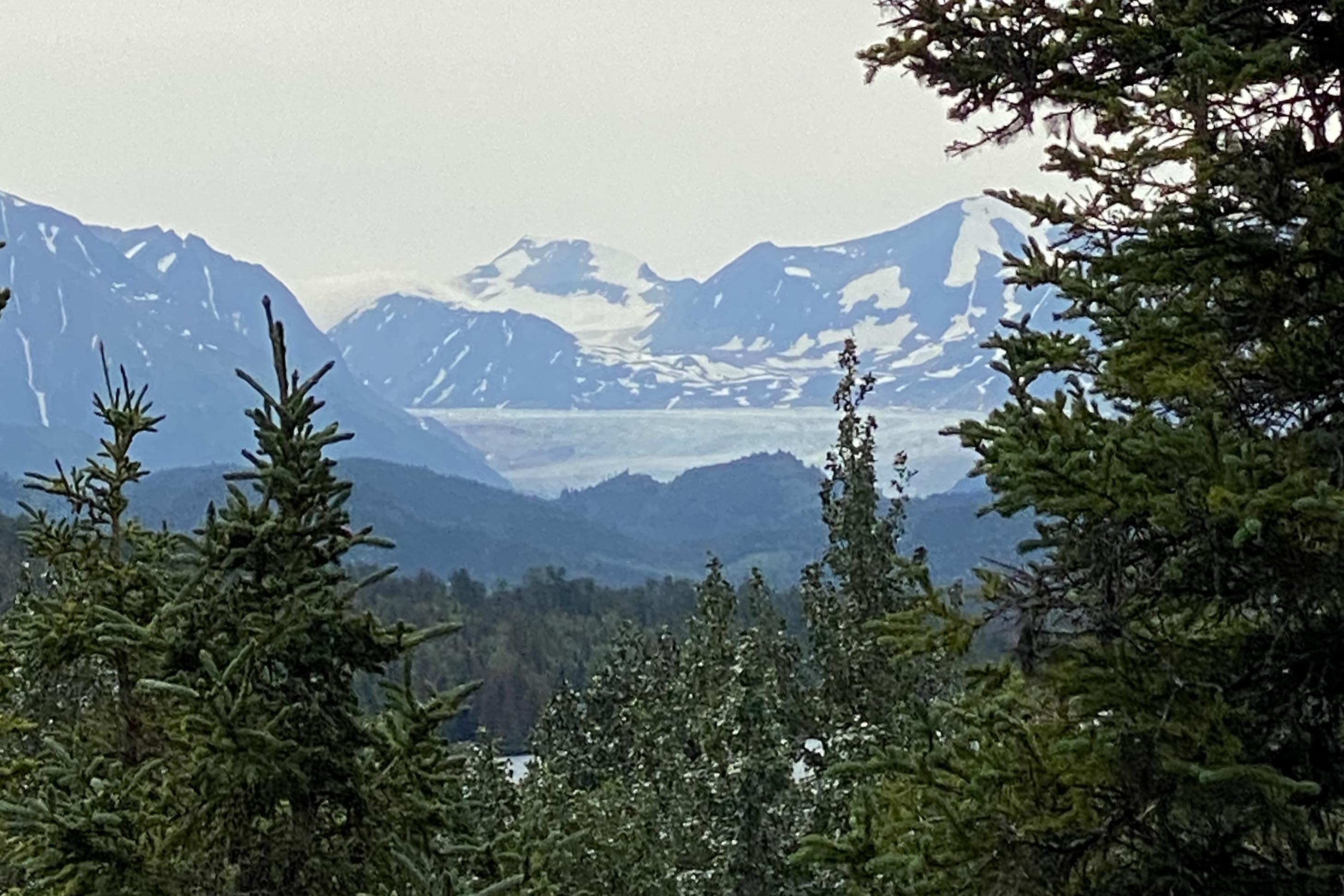 A glimpse of the Skilak Glacier