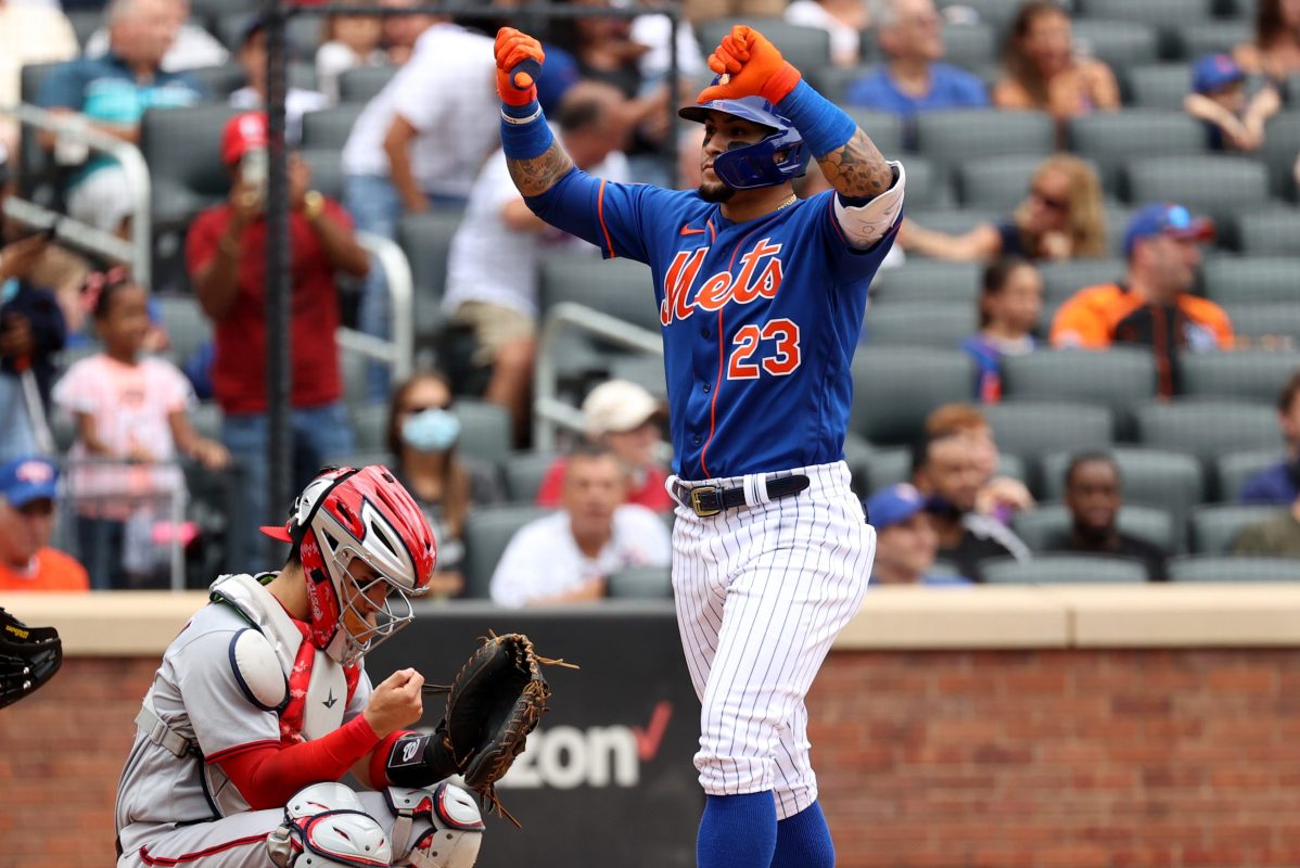 MLB pro Javier Baez reacts to the fans with a thumbs down gesture, reminding New York Mets fans that MLB players are the biggest babies in professional sports.