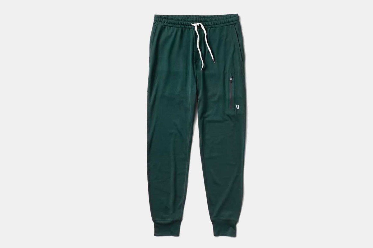 Vuori performance joggers for men in the color Blackened Green