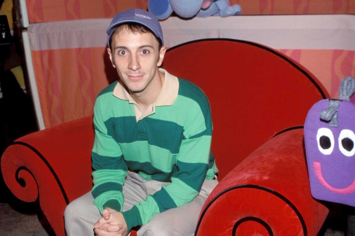 Steve Burns during 1999 "Kids for Kids" Carnival Elizabeth Glasser Pediatric Aids Foundation Fundraiser. Steve sits on the iconic Blue's Clue red chair in his equally iconic green striped sweater.
