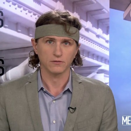 All Hail the WSJ Reporter Who Wore a Headband on TV