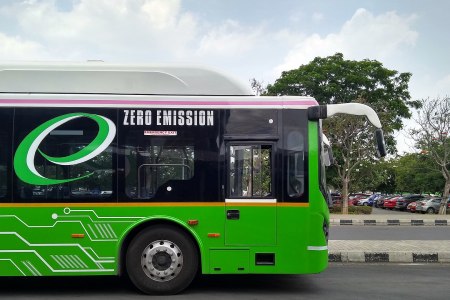 Electric bus