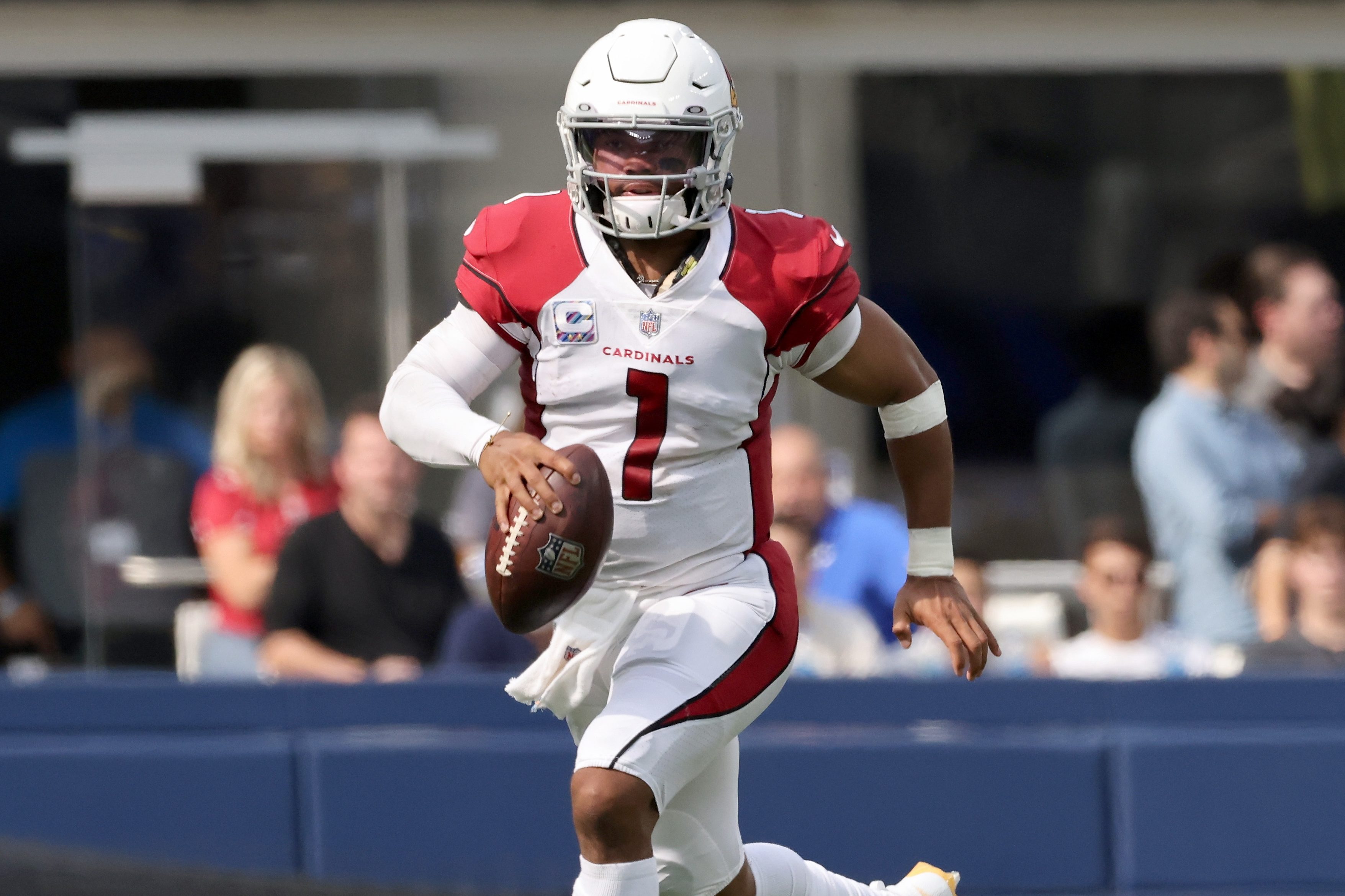 Kyler Murray of the Arizona Cardinals scrambles