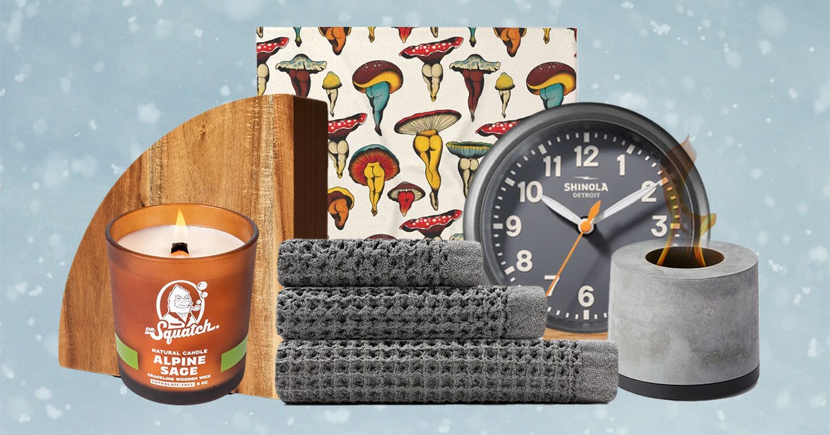 A candle from Dr. Squatch, magnetic knife block from Bespoke Post, bath towels from Onsen, Shinola Runwell desk clock and other home gifts for the holidays 2021