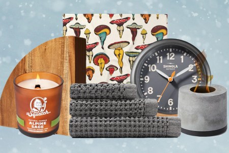 A candle from Dr. Squatch, magnetic knife block from Bespoke Post, bath towels from Onsen, Shinola Runwell desk clock and other home gifts for the holidays 2021