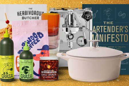 A collection of the best food and drink gifts to give for the 2022 holiday season, from cookware to cookbooks to appliances