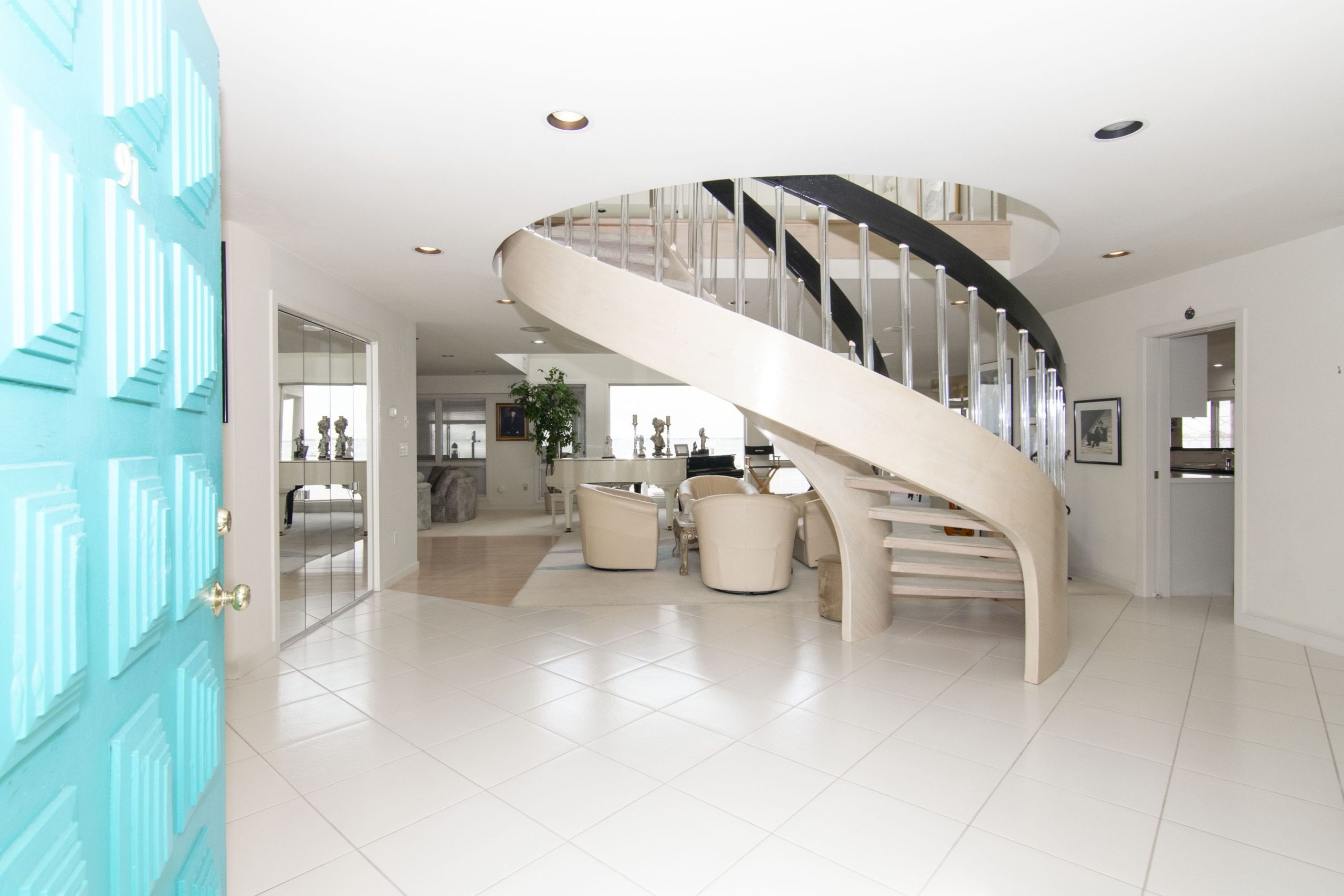 The curved staircase in the foyer of Joe Pesci's New Jersey shore mansion