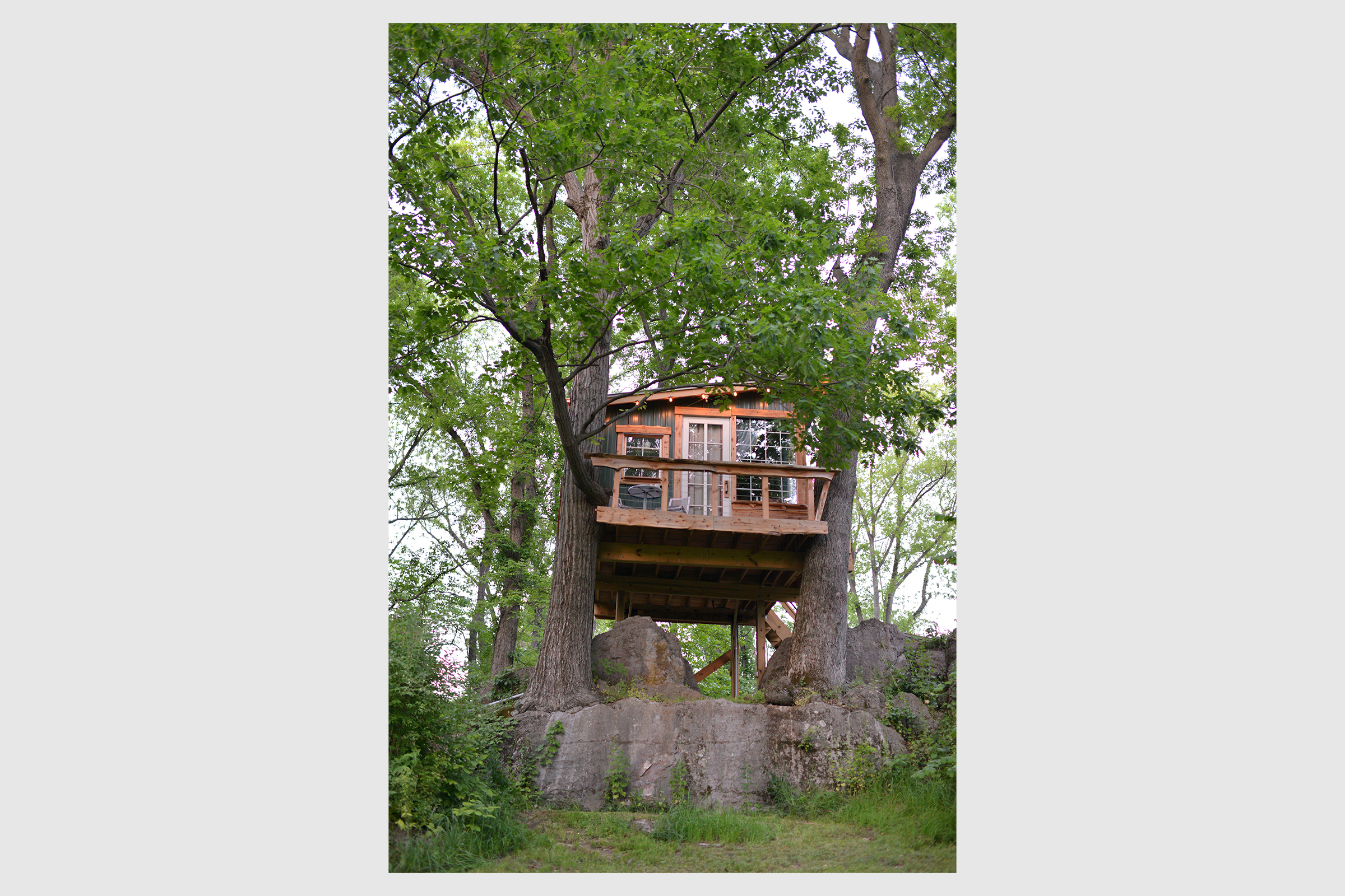 Will Sutherland built this viral treehouse Airbnb by hand.