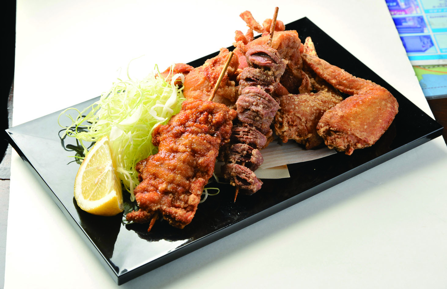 The categories are grouped depending on the part of the chicken and the seasoning that is used. Several restaurants are selected for a gold award in each category and the highest gold award is given to a particularly outstanding restaurant.