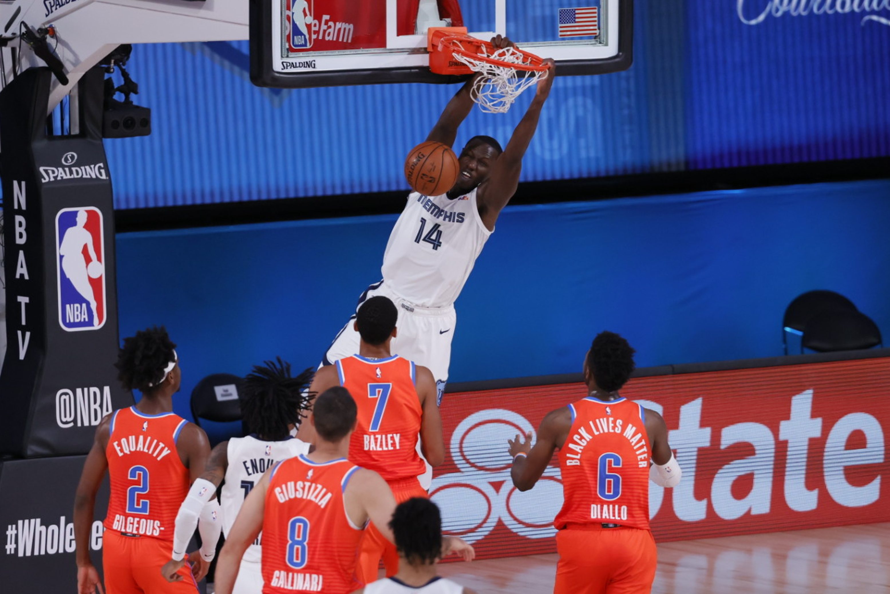 Gorgui Dieng of the Memphis Grizzlies dunks vs the Oklahoma City Thunder