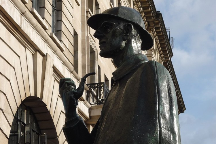 Sherlock Holmes statue