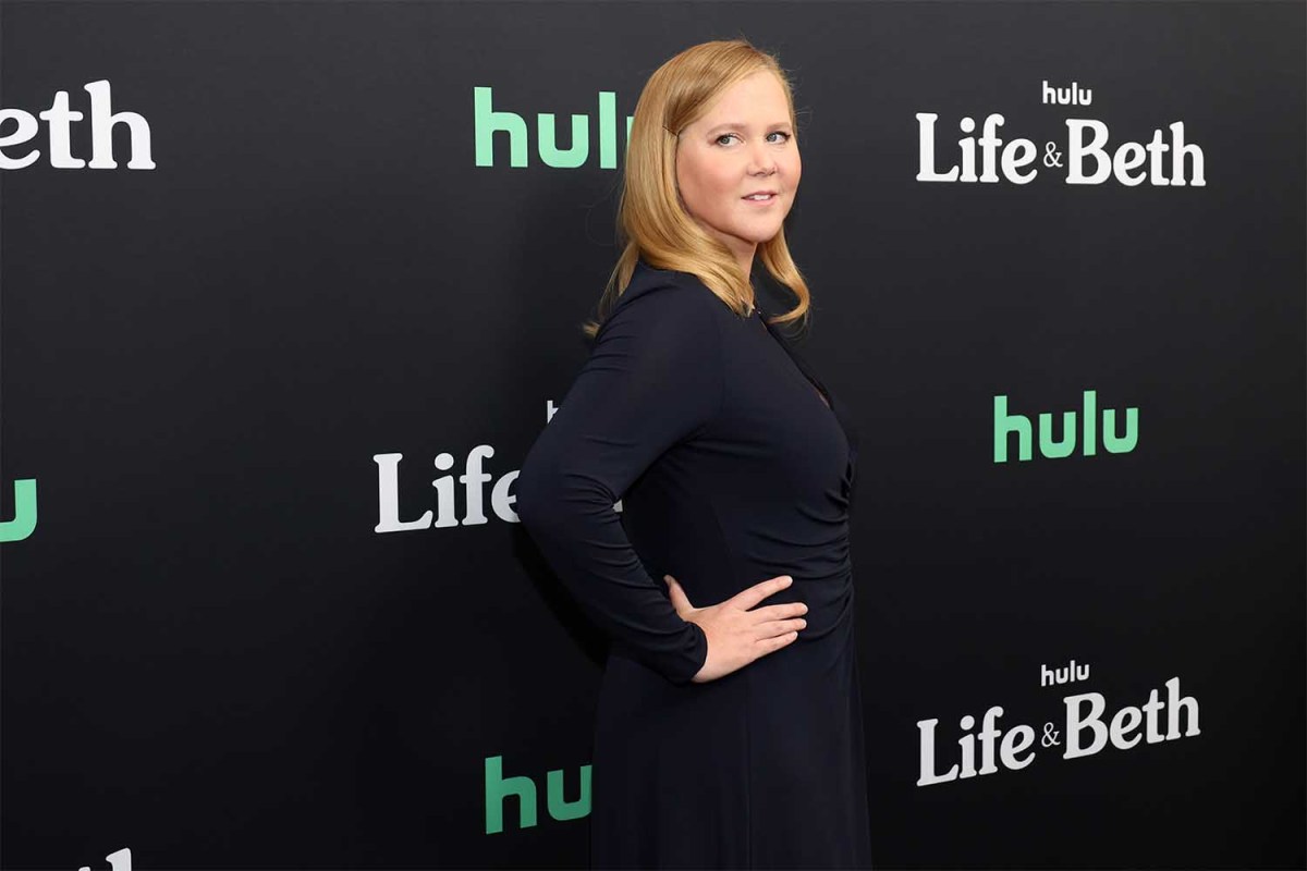  Amy Schumer attends Hulu's "Life & Beth" New York Premiere at SVA Theater on March 16, 2022 in New York City.