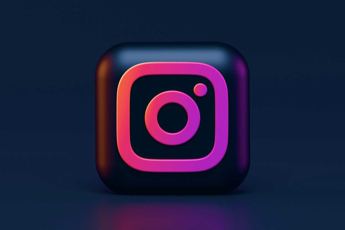 The Instagram symbol. The photo-sharing app recently brought back the reverse chronological feed.