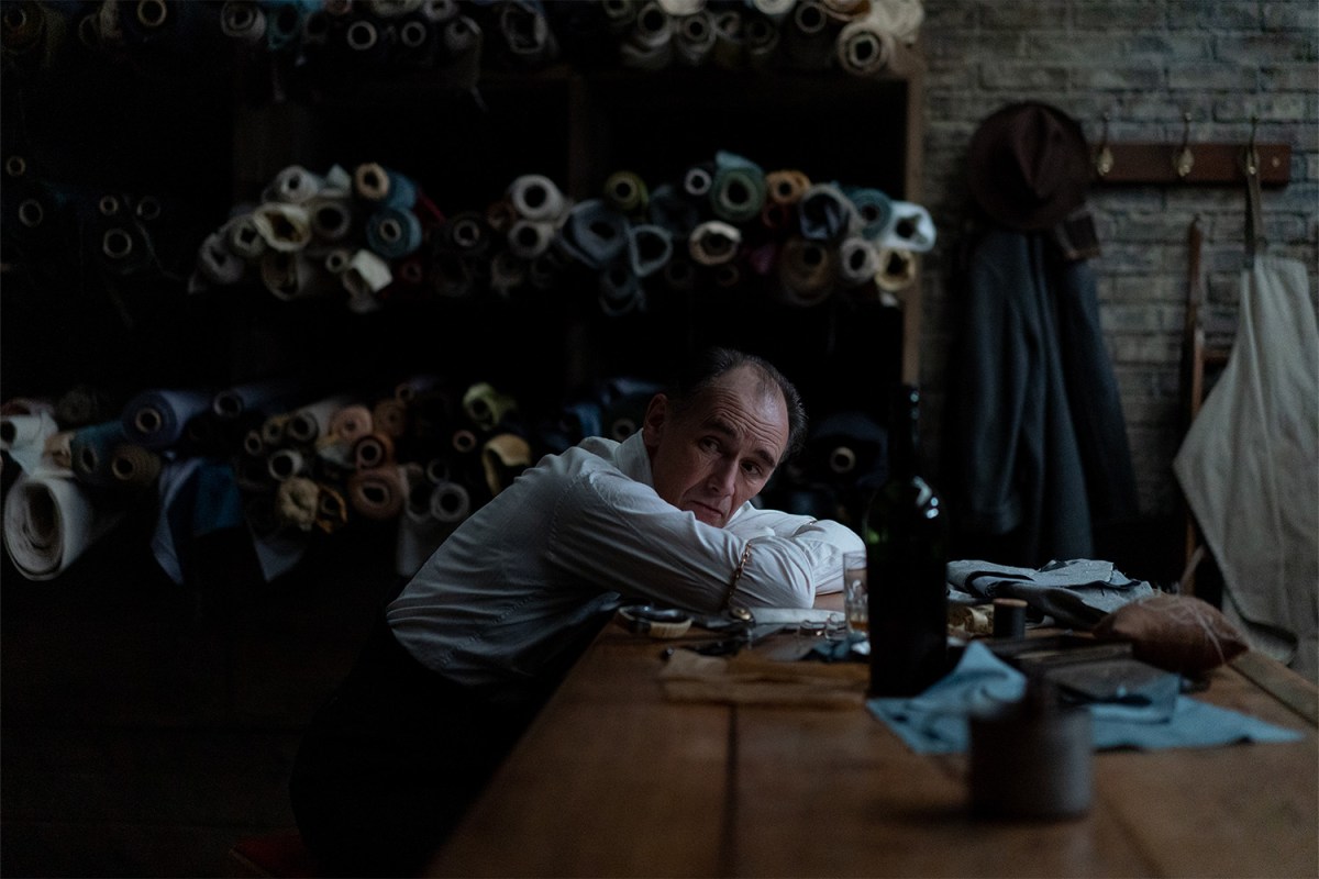 Mark Rylance stars as "Leonard" in director Graham Moore's THE OUTFIT, a Focus Features release