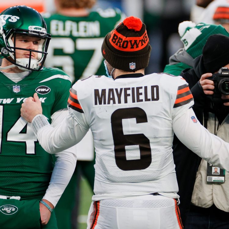 Baker Mayfield congratulates Sam Darnold after the Jets defeated the Browns in 2020. The super-hyped quarterback class from the 2018 NFL Draft isn't looking too hot in 2022.