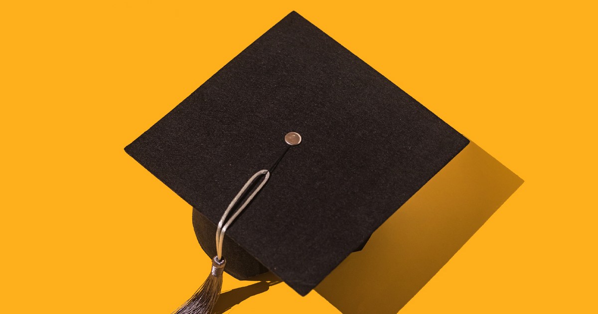 These are the best luxury college graduation gifts to give in 2022