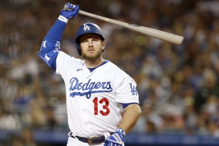 Max Muncy strikes out swinging with the bases loaded for the Los Angeles Dodgers