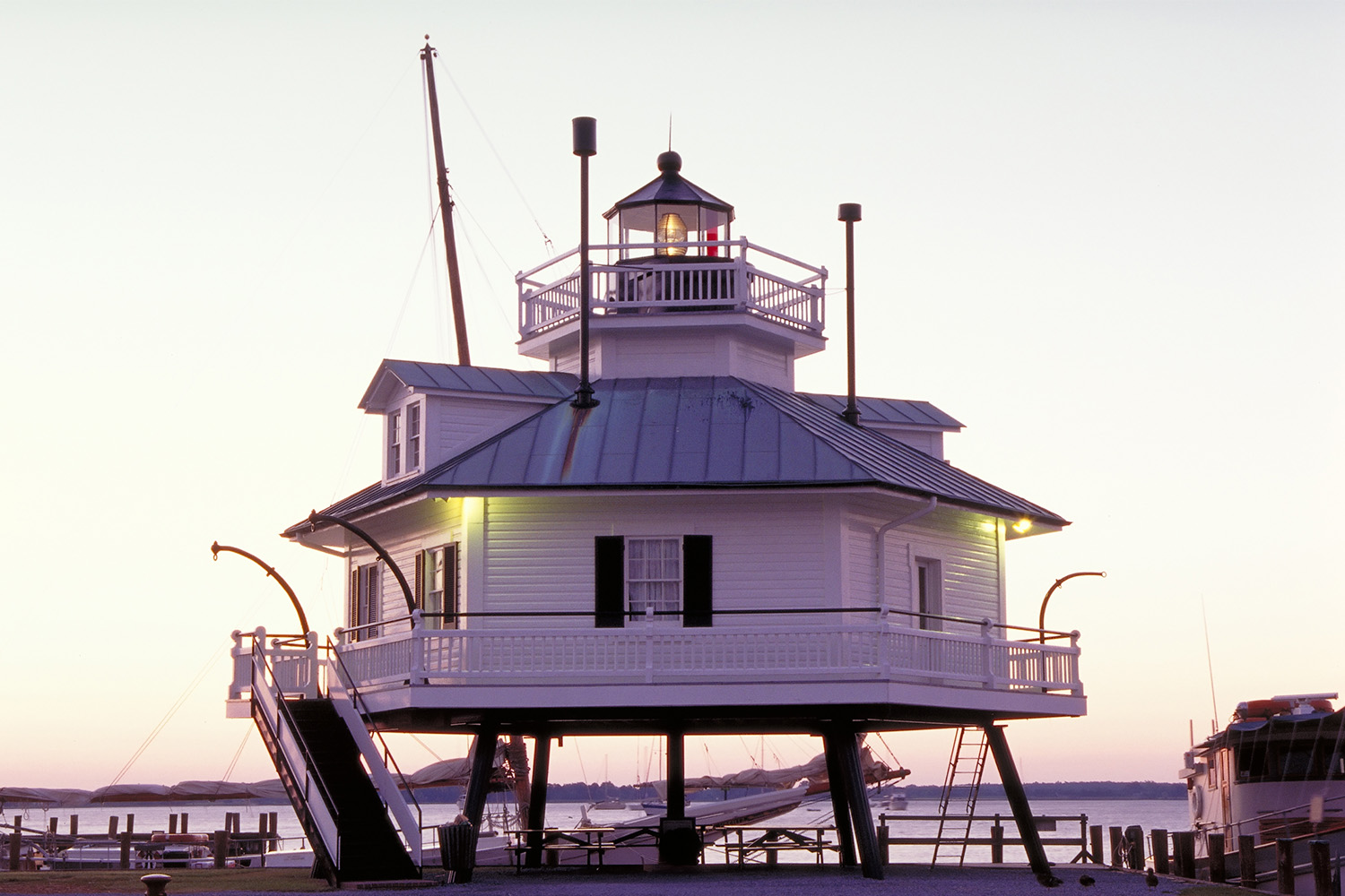 This screwpile cottage-style lighthouse was originally built in 1879 on Tangier Sound, on the eastern side of the Chesapeake Bay.