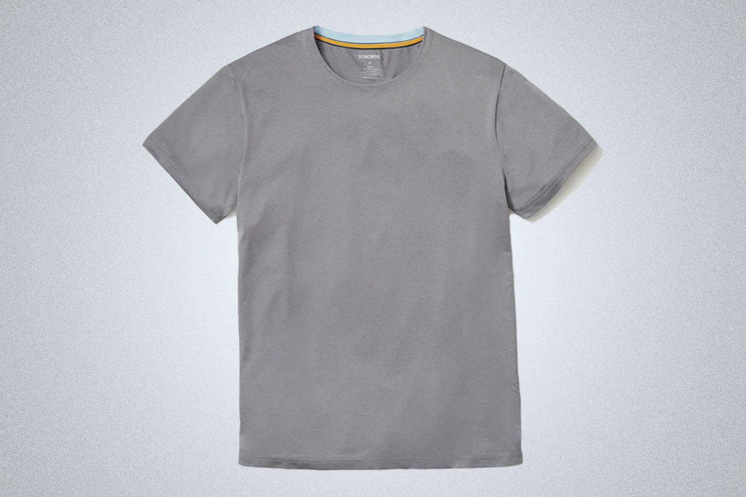a grey gym tee from Bonobos on a grey background