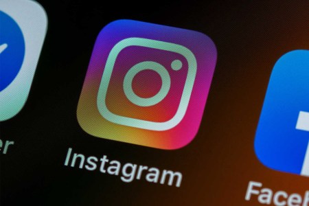 We just want to see our friends' photos. 