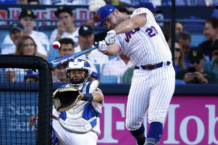 National League All-Star Pete Alonso competes in the 2022 Home Run Derby at Dodger Stadium.