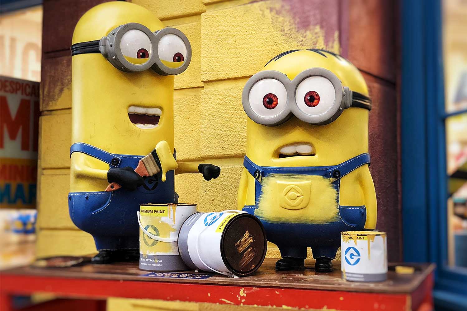 Minions Sing! Despicable Me 3  official FIRST LOOK clip & trailer