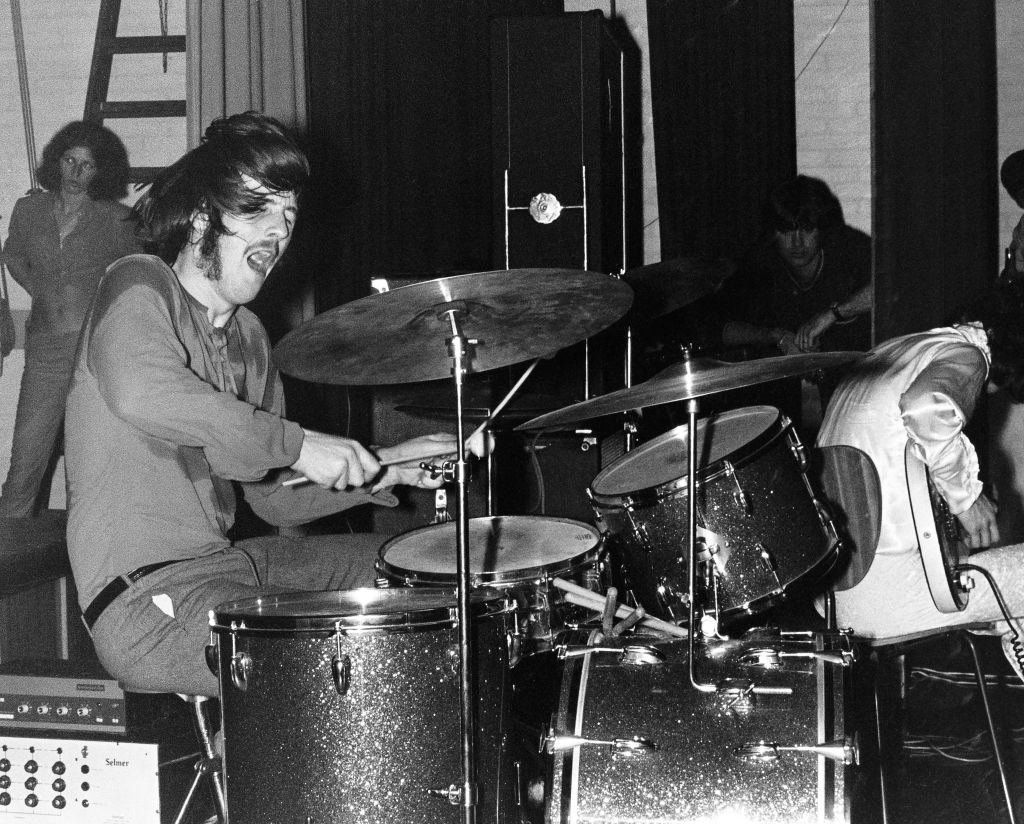 How Did John Bonham’s Signature Drum Sound Evolve? LaptrinhX / News