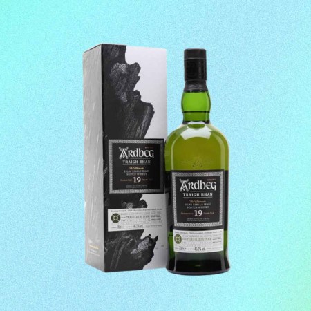 A box and bottle of Ardbeg Traigh Bhan 19 Years Old Batch 4