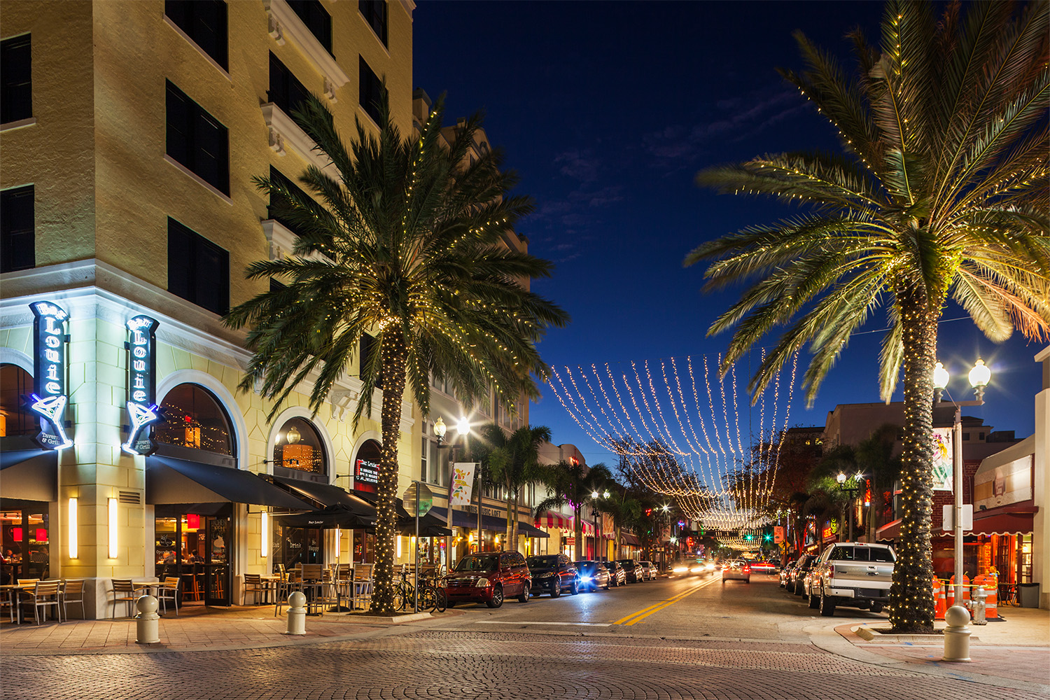 West Palm Beach, Clematis Street, Centennial Square