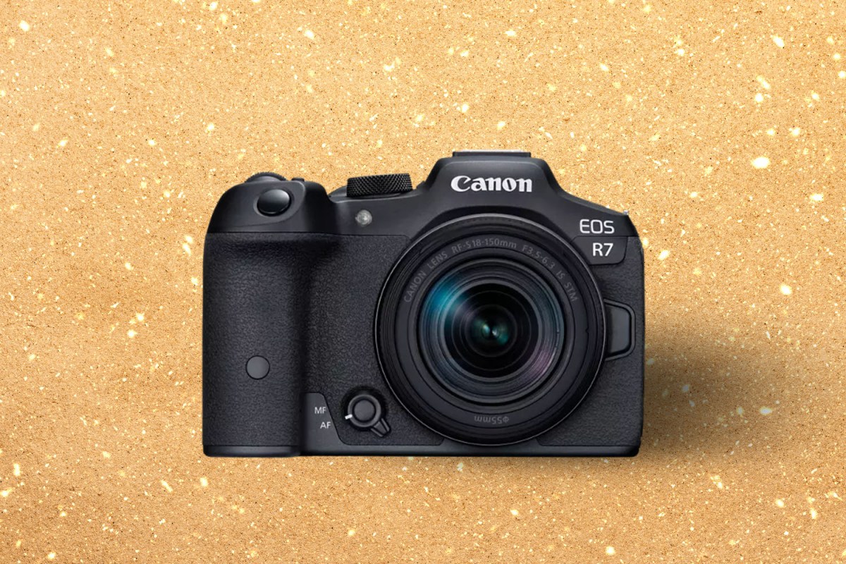 Canon’s EOS R7 RF-S18-150mm F3.5-6.3 IS STM Lens Kit