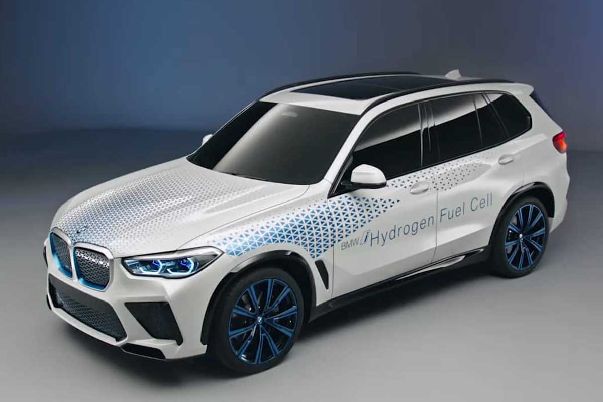 A BMW powered by hydrogen fuel cells — will this eventually take the place of EVs?