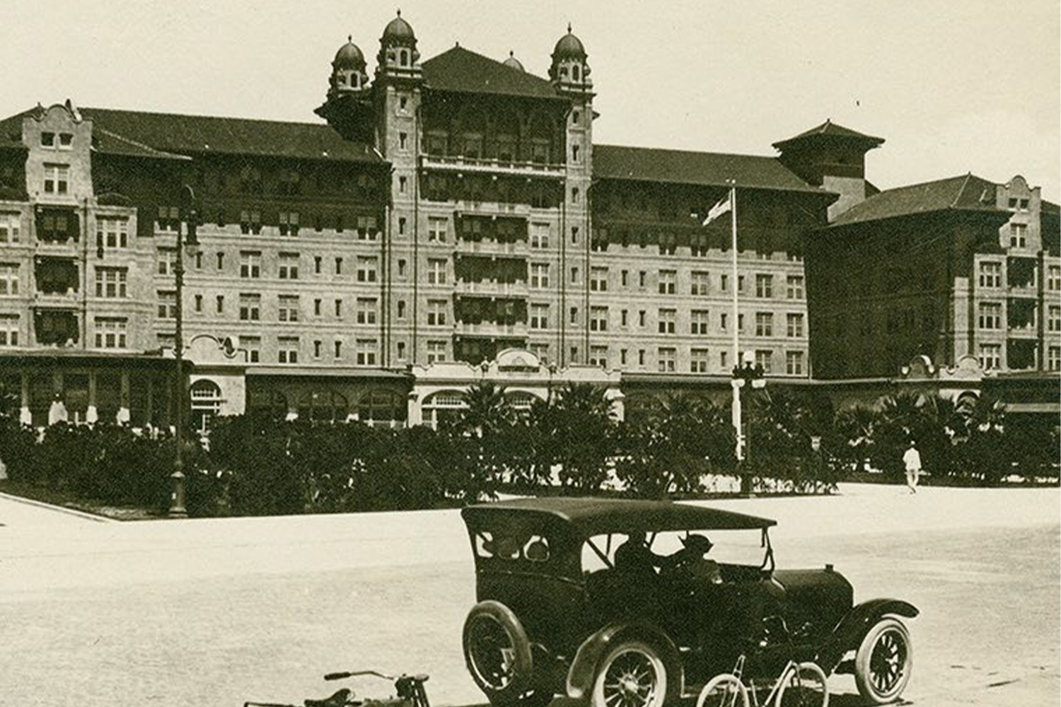The Grand Galvez Hotel in Galveston, Texas as seen in an old black and white photo, when it was known as Hotel Galvez