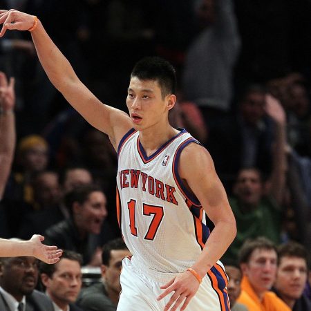 Jeremy Lin celebrates a 3-point shot against the Lakers in 2012 at Madison Square Garden