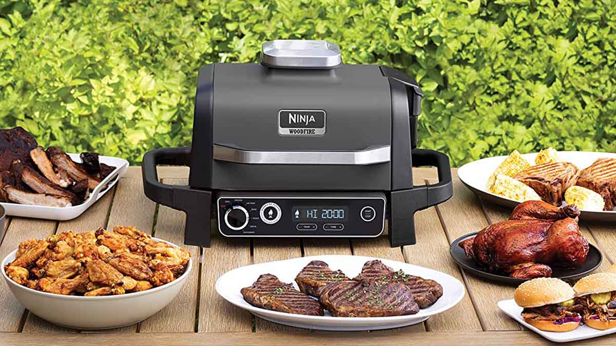 Review: Ninjas Woodfire Outdoor Grill Brings the Smoke Anywhere