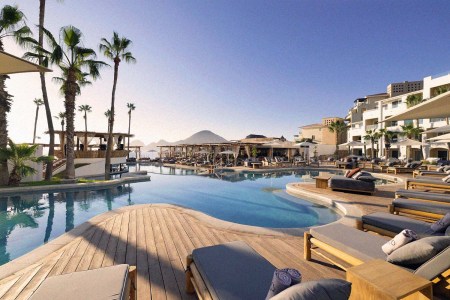 The Newly Renovated ME Cabo Offers a Quintessentially Los Cabos Stay