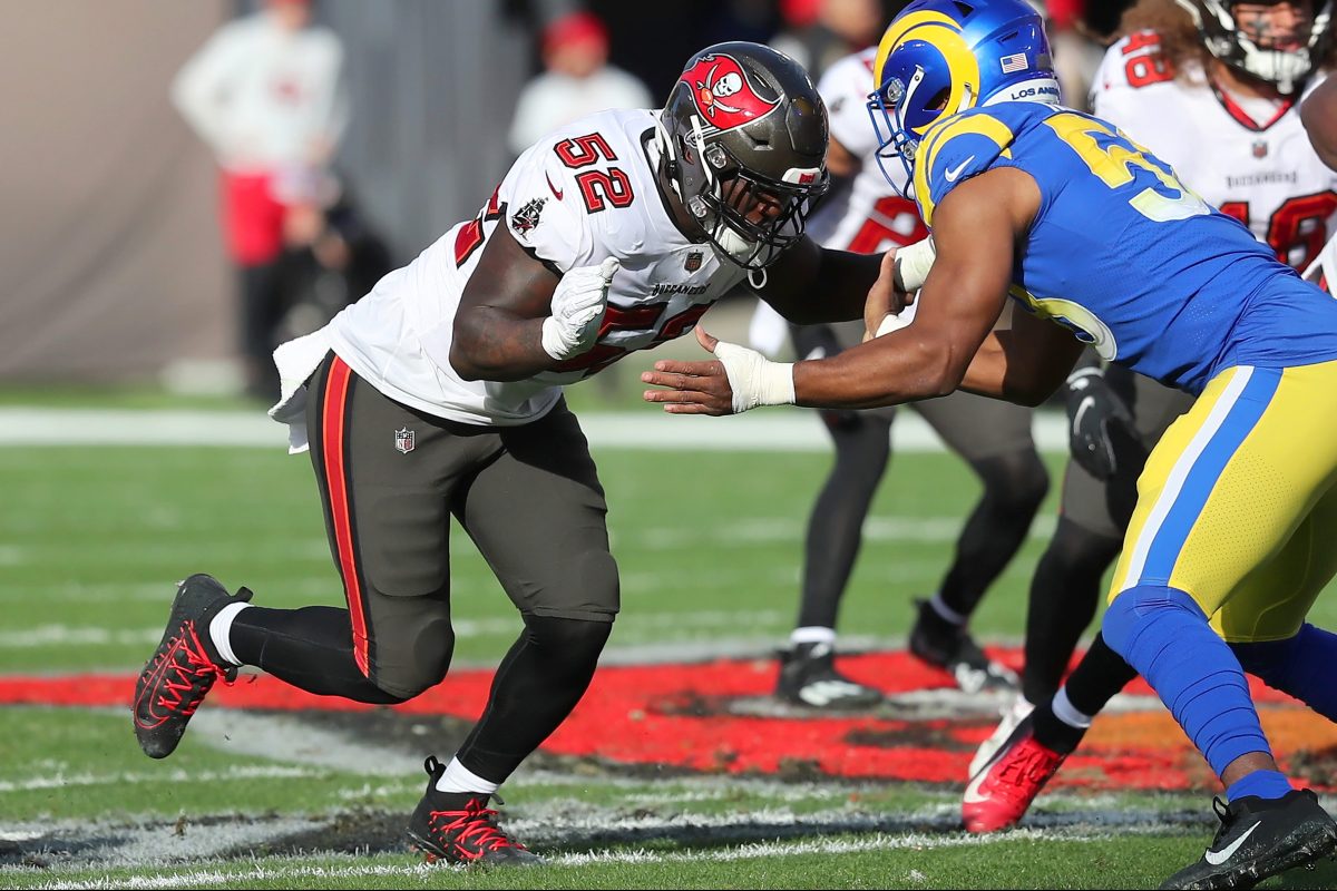 The Tampa Bay Buccaneers rush the passer against the Rams.