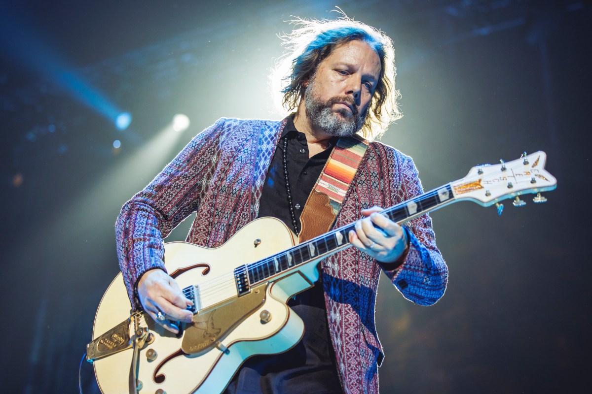 Black Crowes' Rich Robinson Hits Aussie Stagecrasher With Guitar