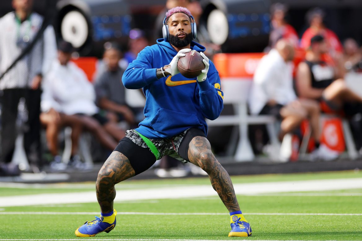 Odell Beckham of the Rams warms up before Super Bowl LVI.