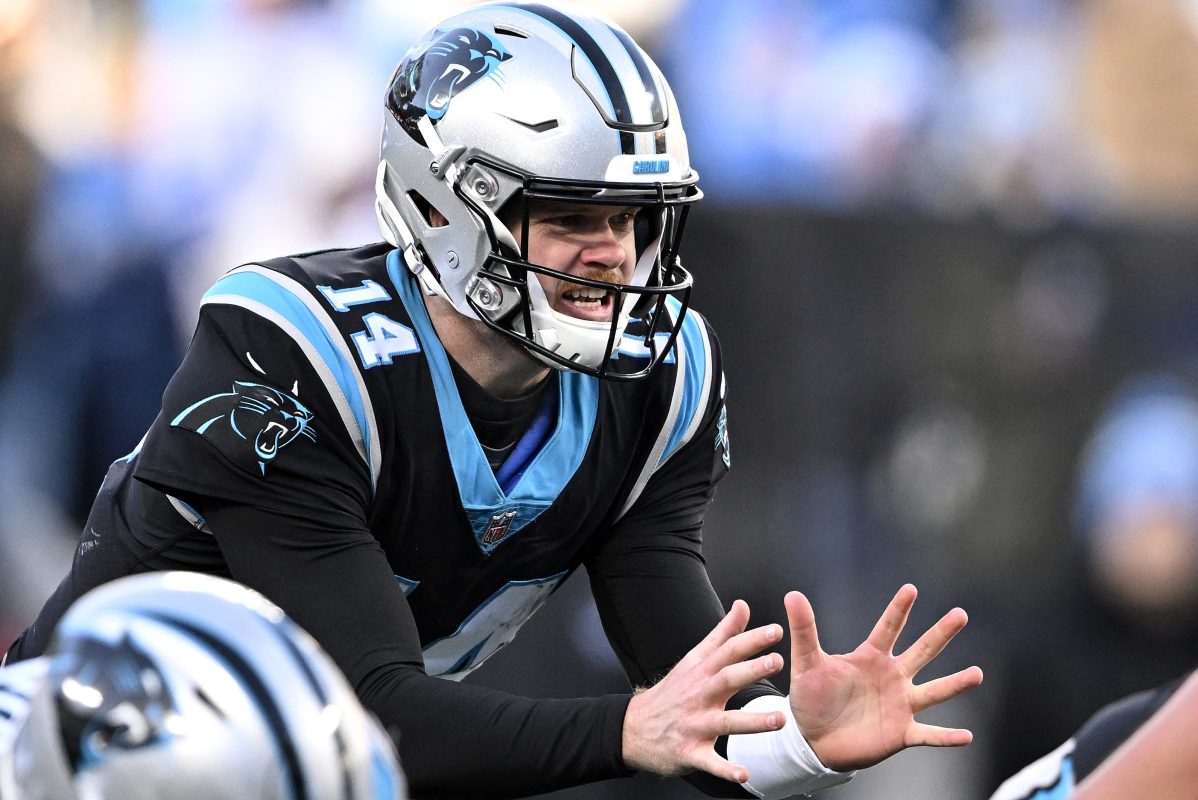 Sam Darnold prepares to take a snap for the Carolina Panthers.