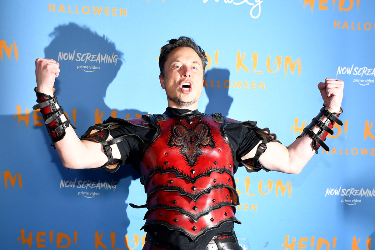 Elon Musk in his satanic Halloween costume at Heidi Klum’s party on October 31, 2022