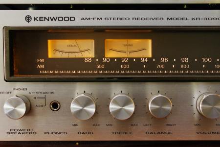 Should You Buy a Vintage Home Stereo? One Expert Weighs In.