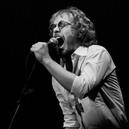 Warren Zevon performs onstage at the Park West, Chicago, Illinois, October 17, 1982.