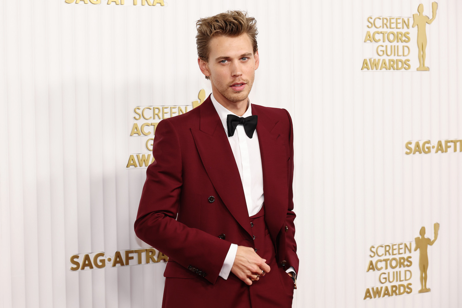 a photo of Austin Butler at the 2023 SAG Awards red carpet