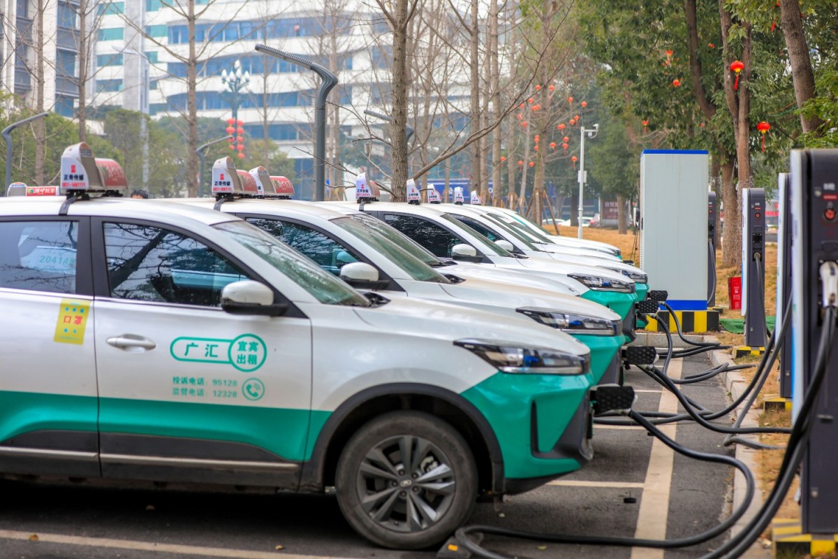 EV taxis charging