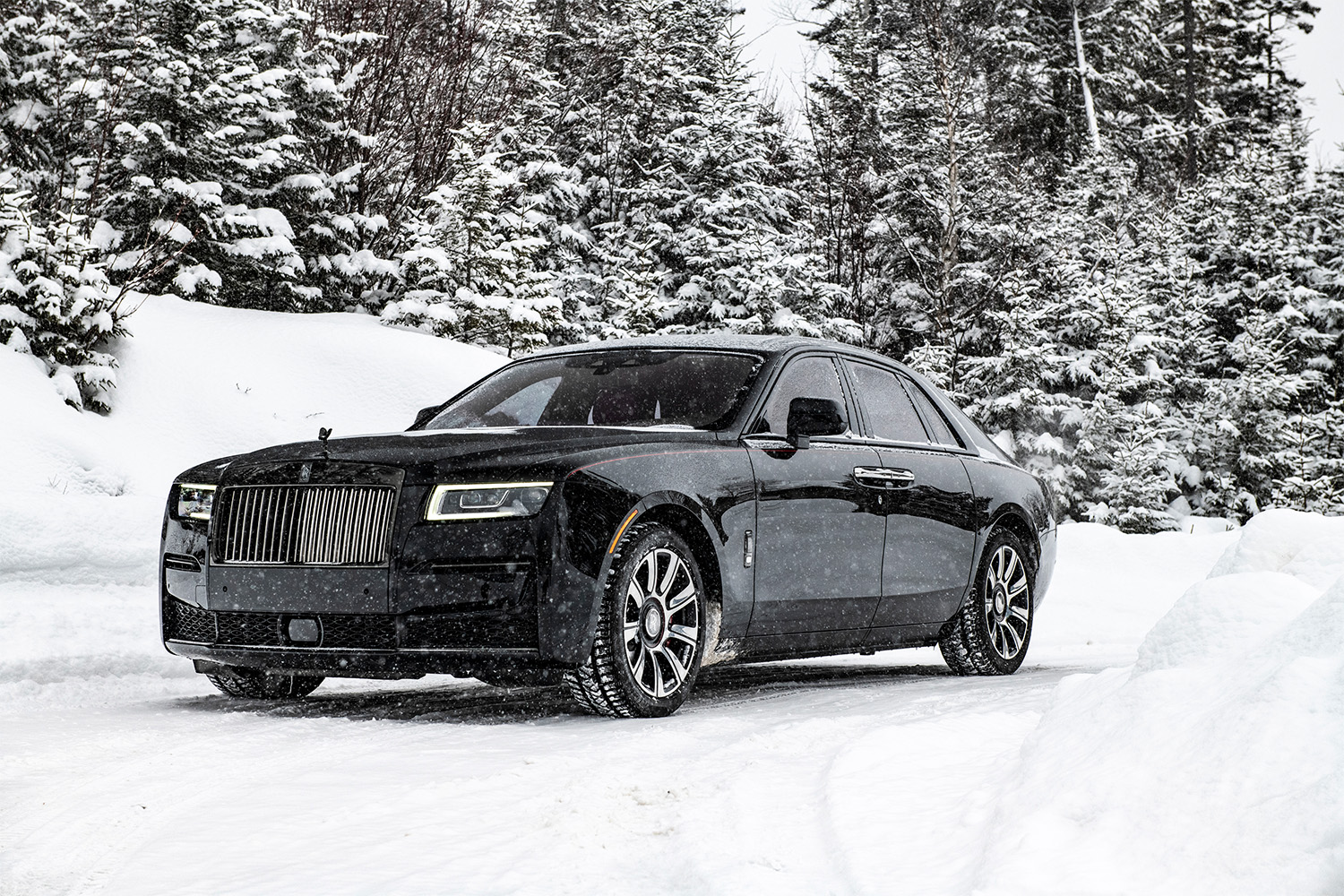 The 2021 Rolls-Royce Ghost Is Robb Report's Luxury Car of the Year – Robb  Report