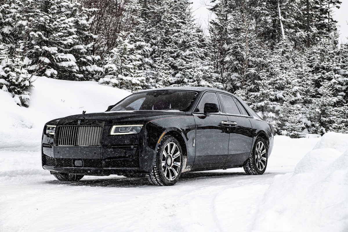 What It's LIke to Drive a $400,000 Rolls Royce Ghost in the Snow ...