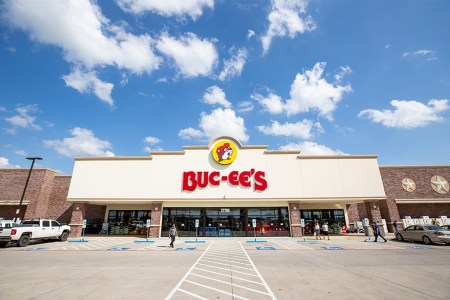 Exterior of Buc-ees