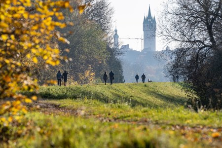 Why Your Weekend Routine Should Include a “German Fitness Walk”