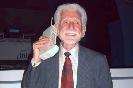 Dr. Martin Cooper, the inventor of the cell phone, with DynaTAC prototype from 1973 while at e21 Forum in Taipei International Convention Center in 2007