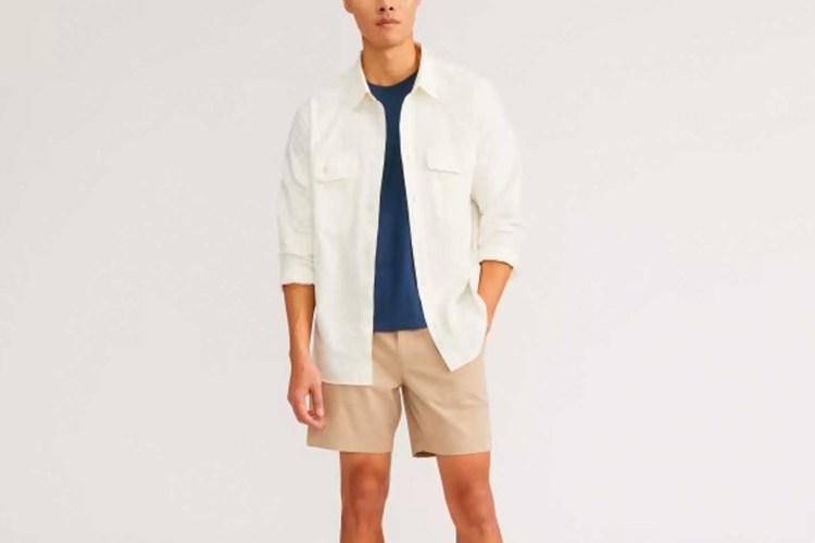 Summer-Ready Basics Are Up to 30% Off at Everlane